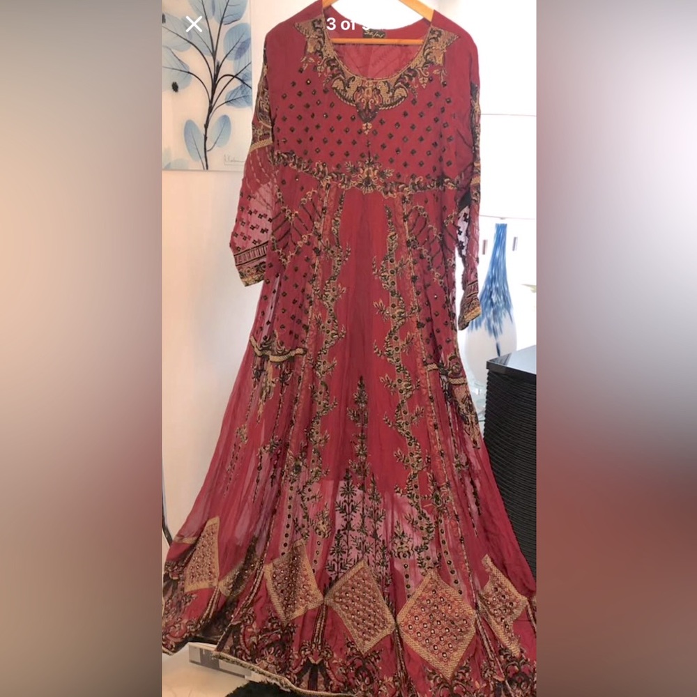 Pakistani Three pieces Embroidered Maxi shalwar and dupatta dress.Size X large.